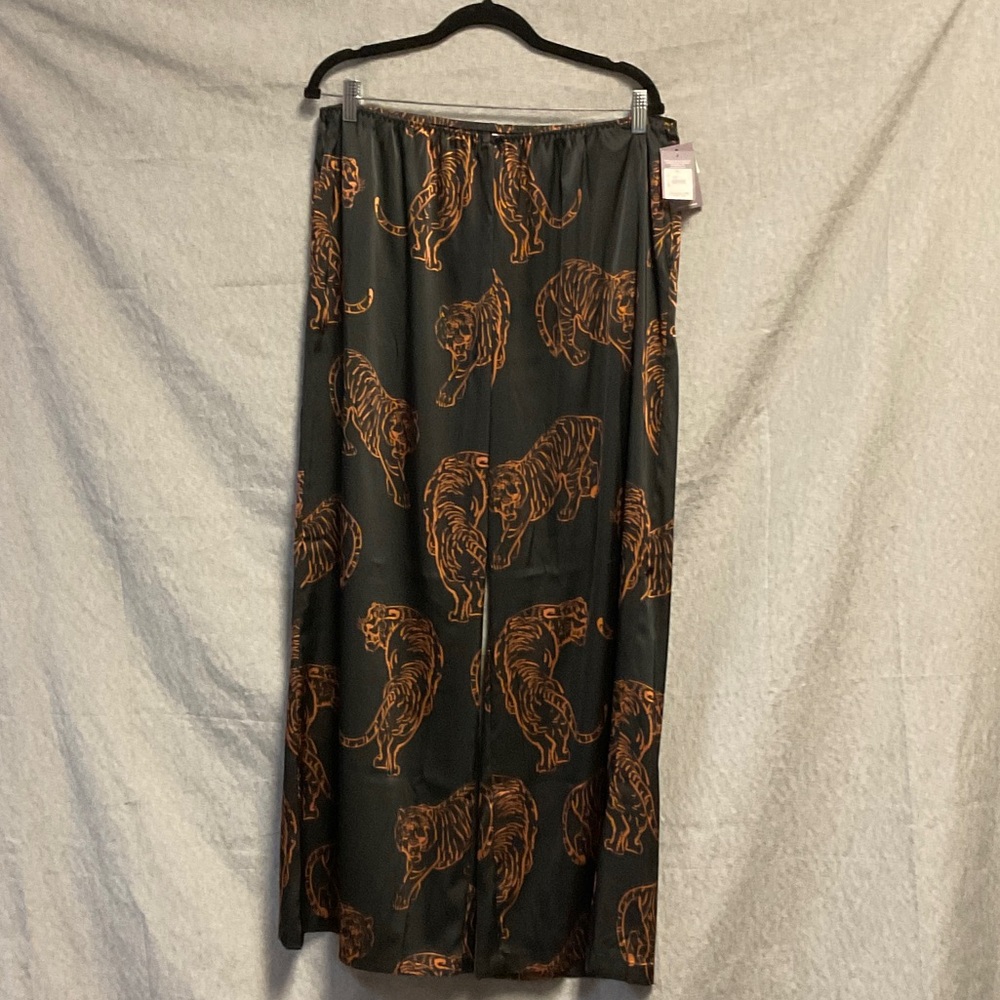 Auden Black and Orange Tiger Print pants